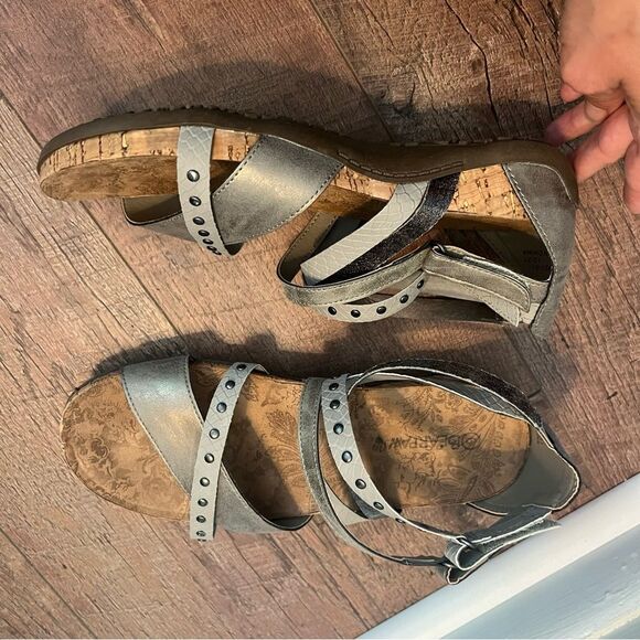 BEARPAW Julianna Pewter Sandals Sz 9 Silver/Pewter - Picture 7 of 16